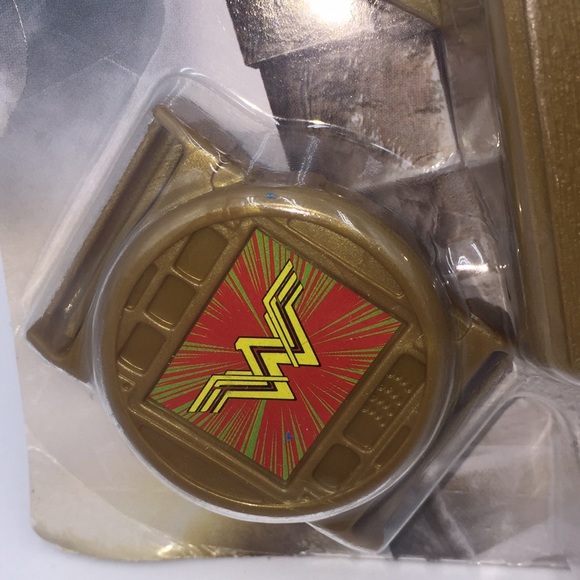 DC Justice League Wonder Woman Snap & Wear-It Hero Set Mattel New in Package - Picture 11 of 12